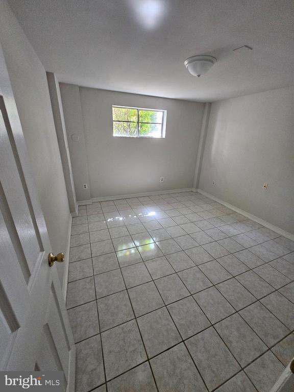 Building Photo - 14236 Caroline St