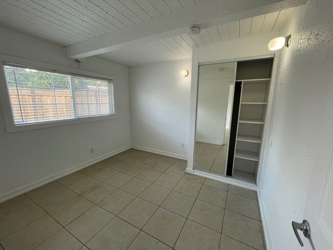 Building Photo - 23688 Jorgensen Ln