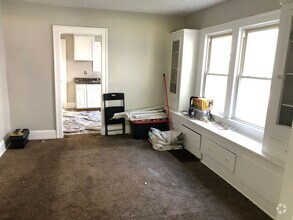 Building Photo - 4 BED 1 BATH UNIT IN GARFIELD HEIGHTS