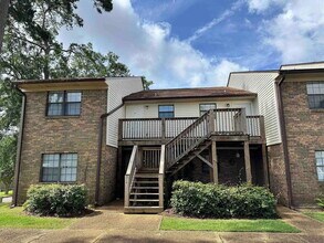Building Photo - 2BR Condo with Private Baths, Fireplace, Balcony & In-unit Washer/Dryer– Near FSU & TSC