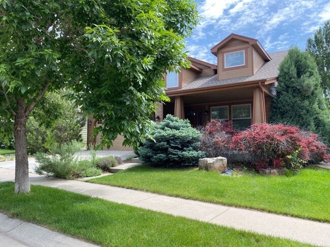 Building Photo - $300 Off 1st Month if Lease Starts by 4/10!