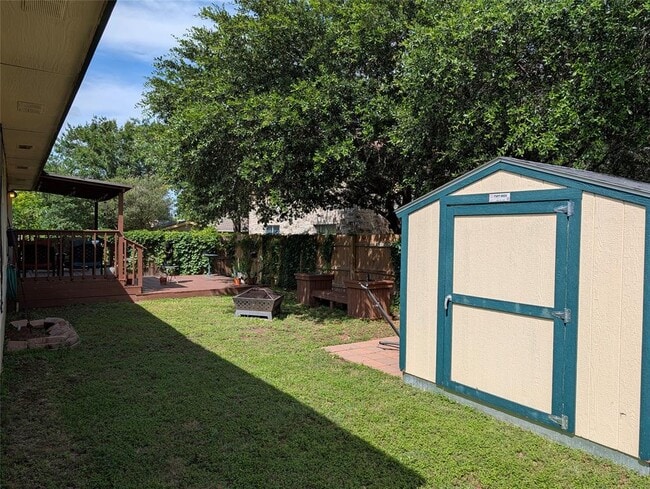 Building Photo - 8007 Forbsdale Dr
