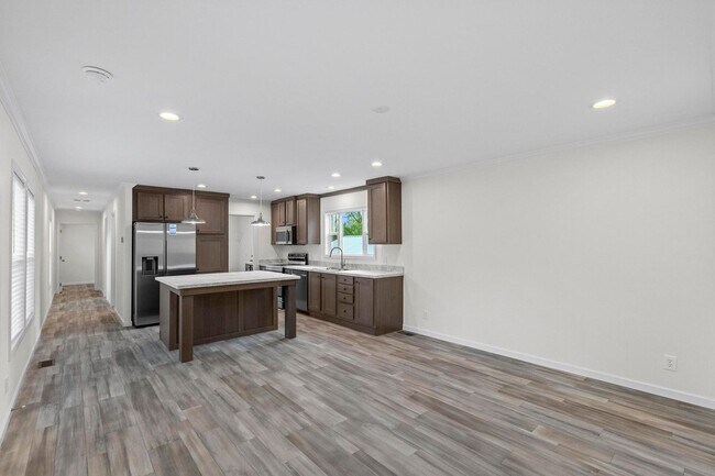 Building Photo - Like New Manufactured Home Available in Hampstead!