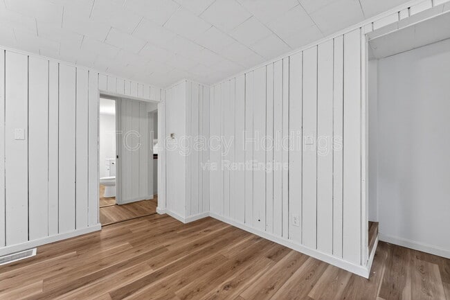 Building Photo - 192 Fairmor Dr
