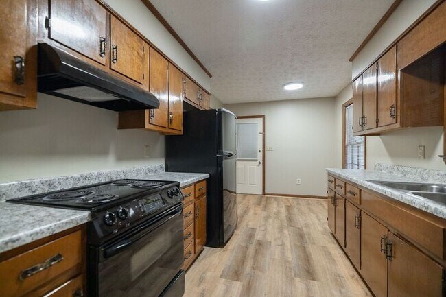 Building Photo - 1151 Brookwood Dr