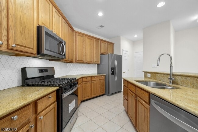 Building Photo - 28 Henning Terrace