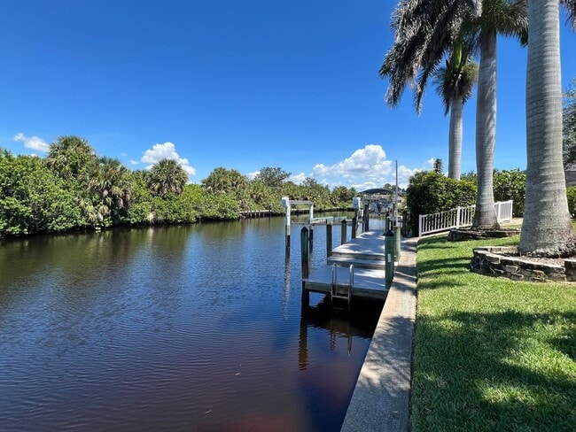 Building Photo - FURNISHED SHORT TERM RENTAL - 3 Bed / 2 Bath - Single Family Pool Home - $5,000/month ** Heated S...