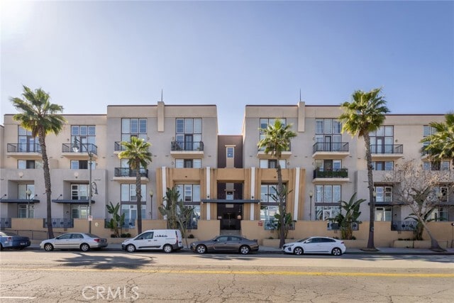 Building Photo - 360 W Ave 26