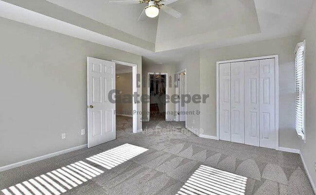 Building Photo - 115 Hidden Lake Dr