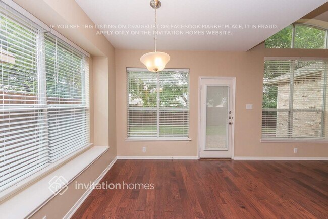 Building Photo - 9200 Farmer Dr