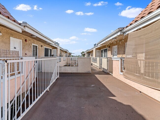 Building Photo - 1168 E 10th St