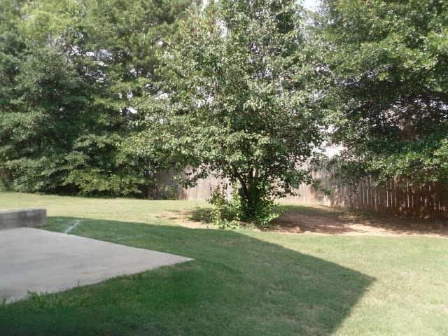 Building Photo - 3010 Stonebridge Creek Dr