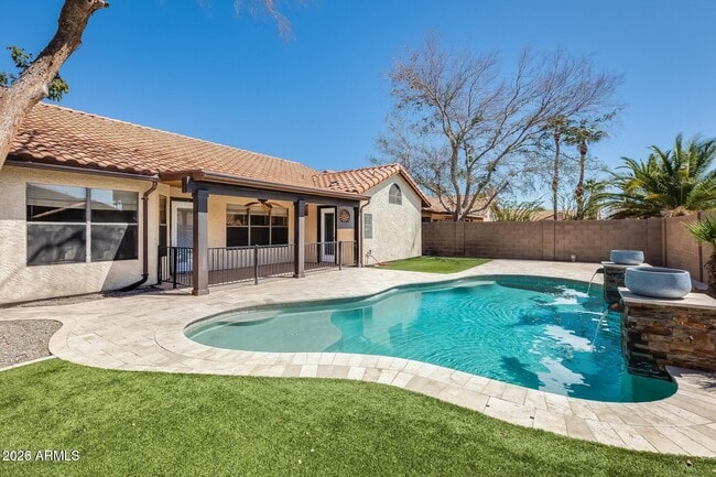 Building Photo - 2545 E Granite View Dr