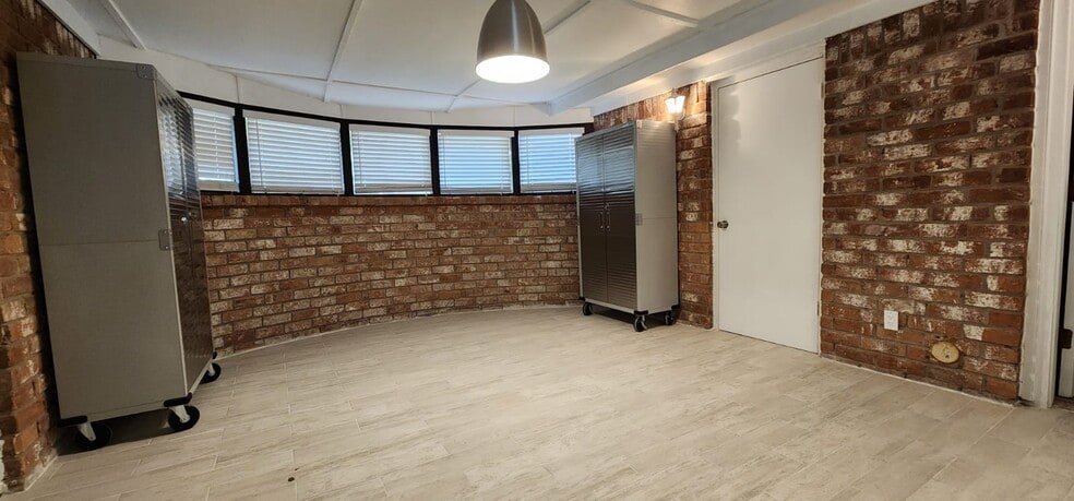 Building Photo - 5727 Arbor Vitae Dr