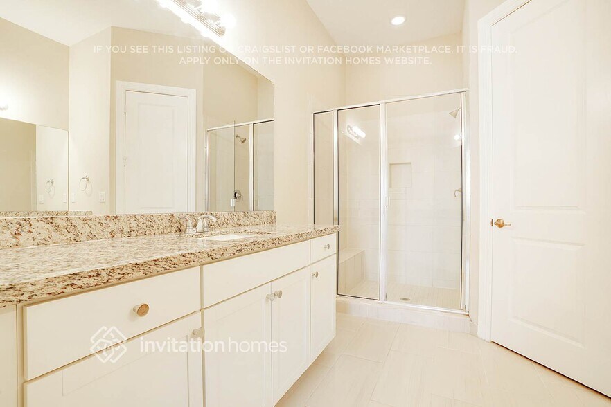 Building Photo - 11713 SW 13th Ct