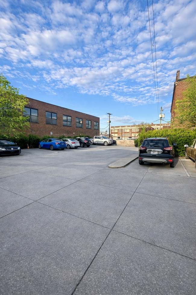 Building Photo - 209 W Fifth Ave