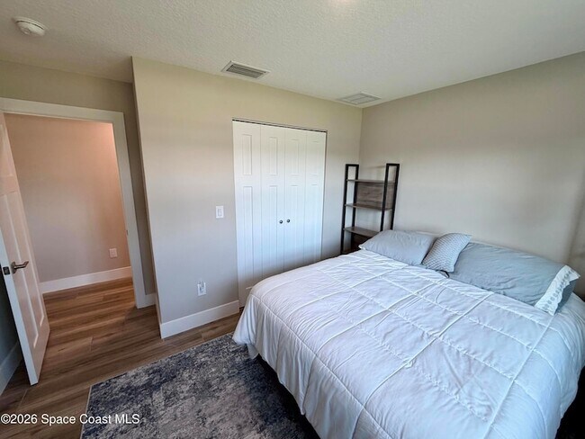 Building Photo - 140 Norwood Ave