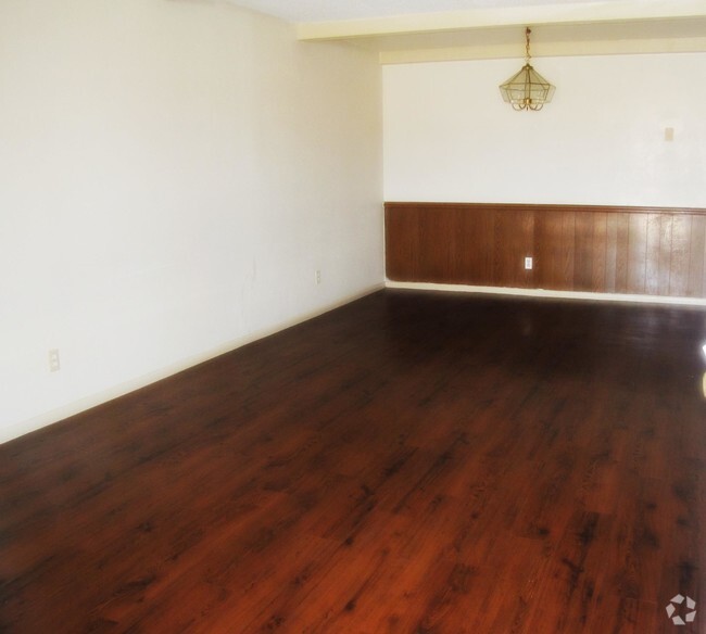 Living Room - Arbor Place