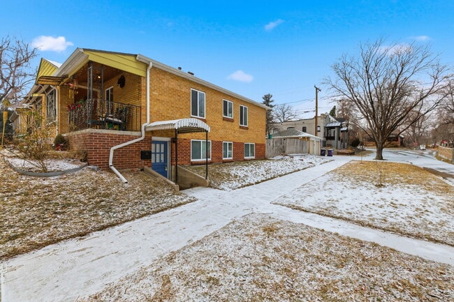 Building Photo - Price Drop! Renovated studio with garage + utilities included! Modern kitchen with island, update...