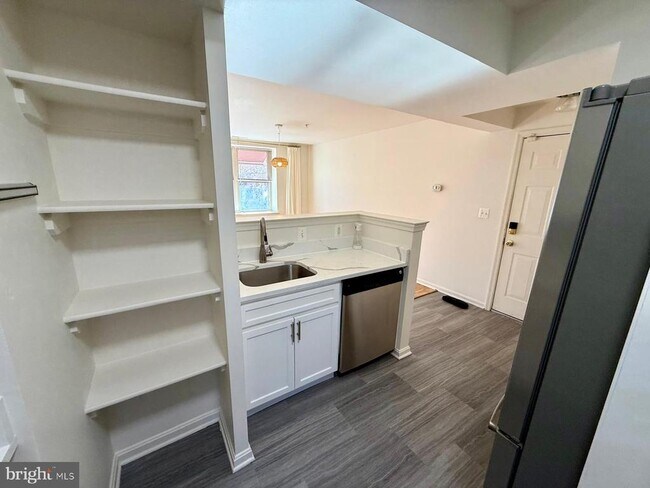 Building Photo - 345 Oakdale Pl NW