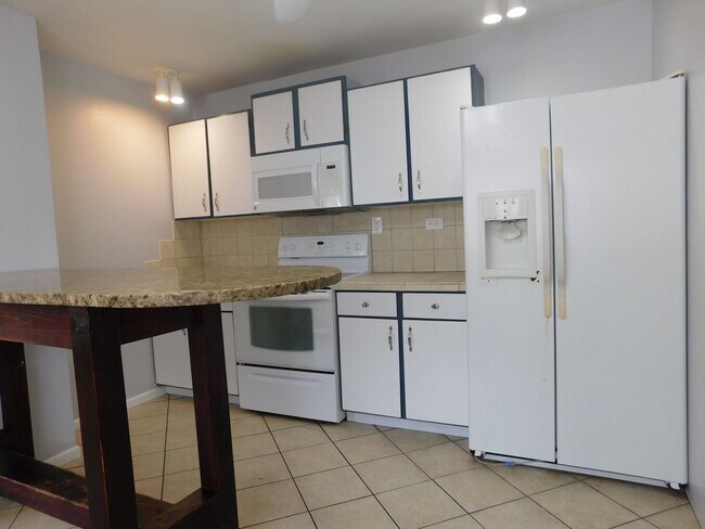 Building Photo - 1340 Orchard Ave