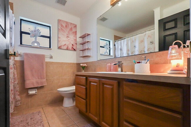 Building Photo - 3046 Buttercup Ln