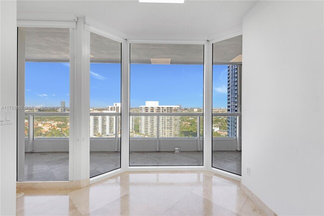 Building Photo - 21055 Yacht Club Dr