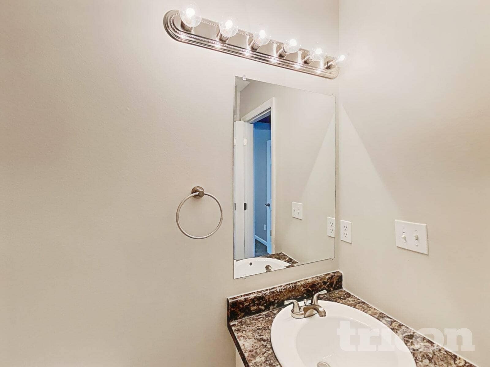 Building Photo - 116 Haywood Ln