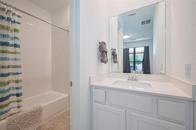 Building Photo - 12331 Palmetto Dr
