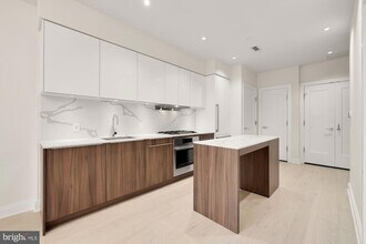 Building Photo - 1427 Rhode Island Ave NW