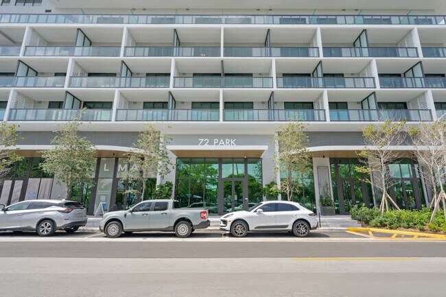 Building Photo - 580 72nd St