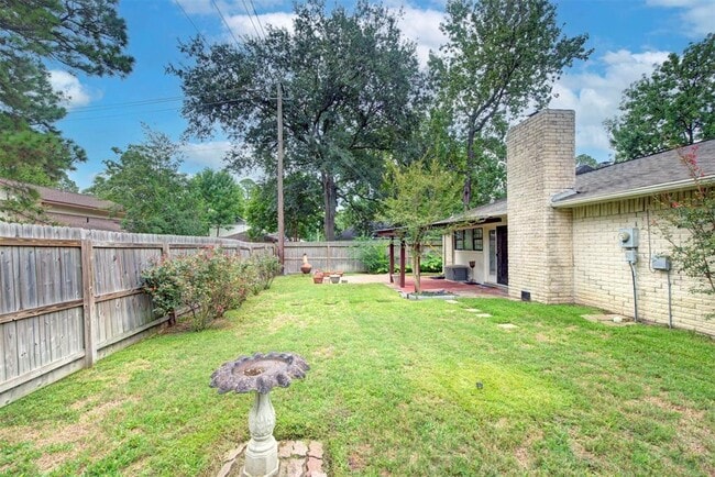 Building Photo - 17910 Navajo Trail Dr