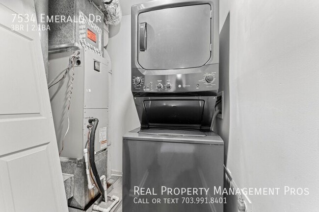 Building Photo - 7534 Emerald Dr