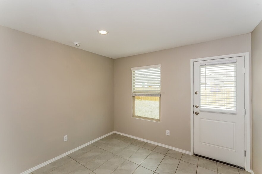 Building Photo - 360 Sun Bluff Rd