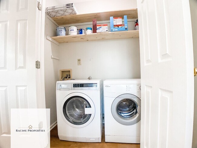 Building Photo - Short Walk to Downtown Greenville