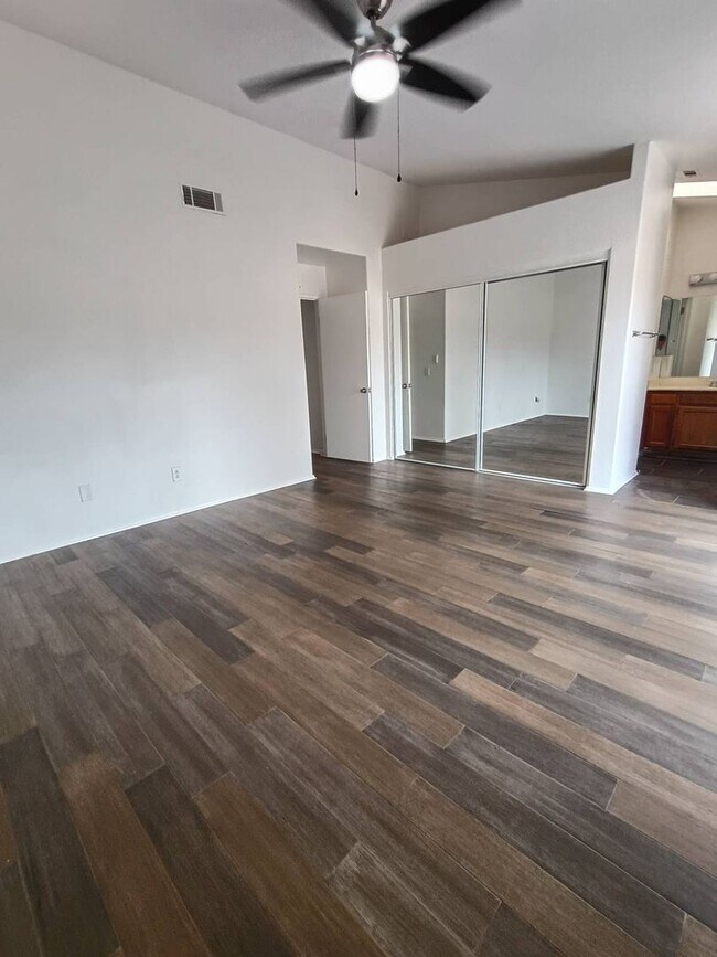 Building Photo - Large lot! 4 bedroom house in Woodcrest! Horse property!