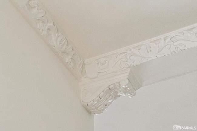 Building Photo - 845 44th Ave