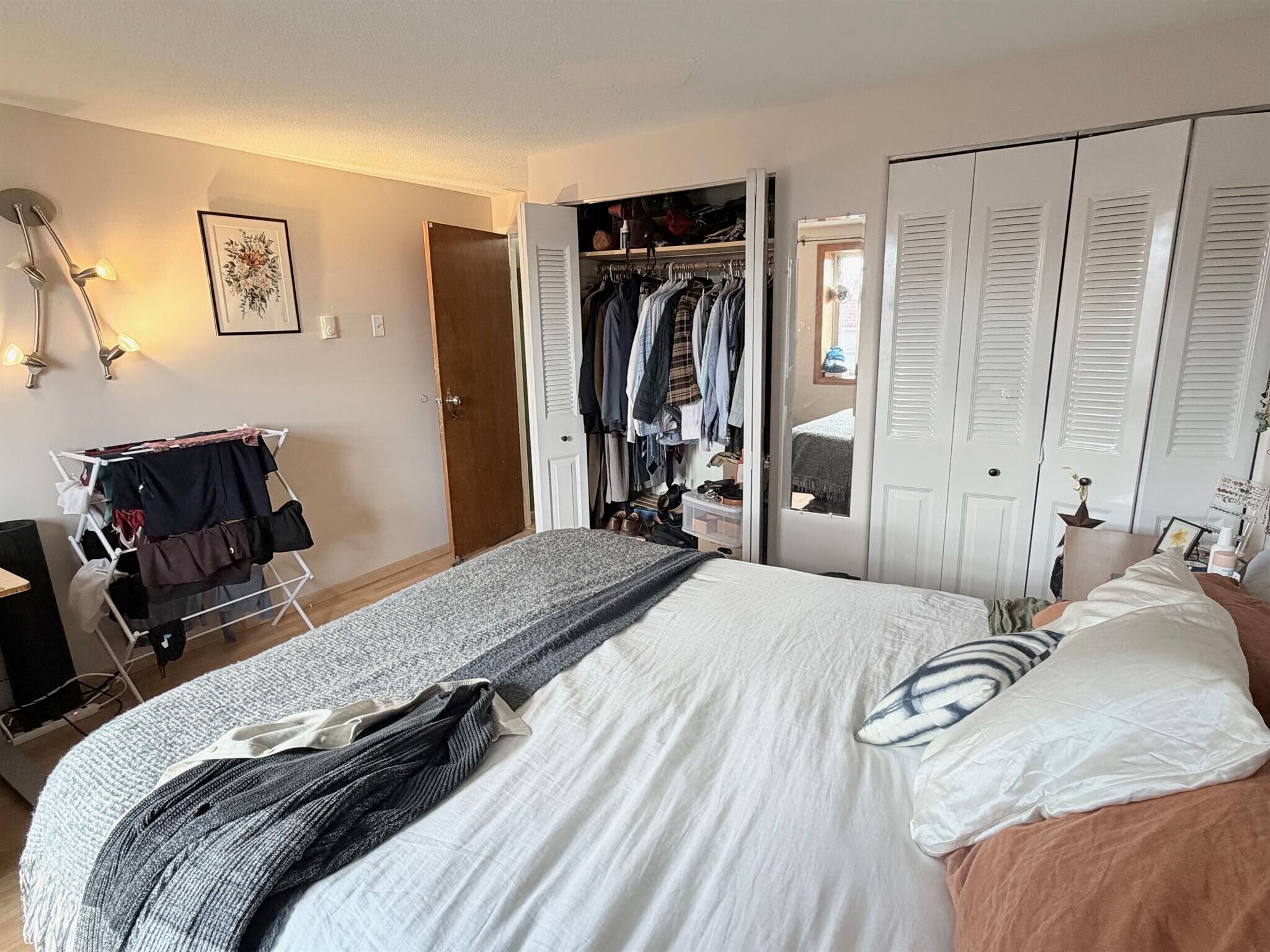 Building Photo - 94 Beacon St