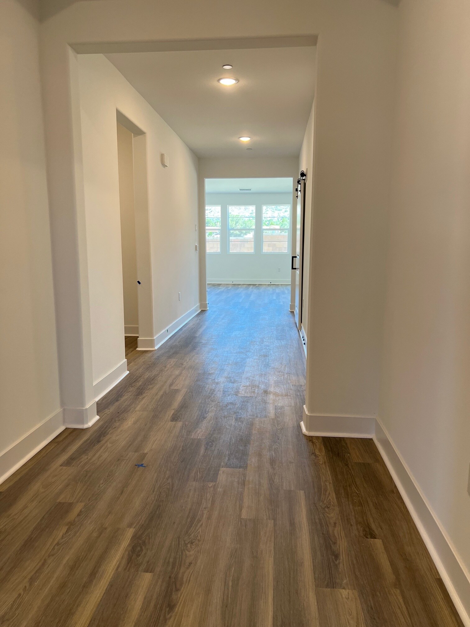 main hallway - 1840 Vincent Dr