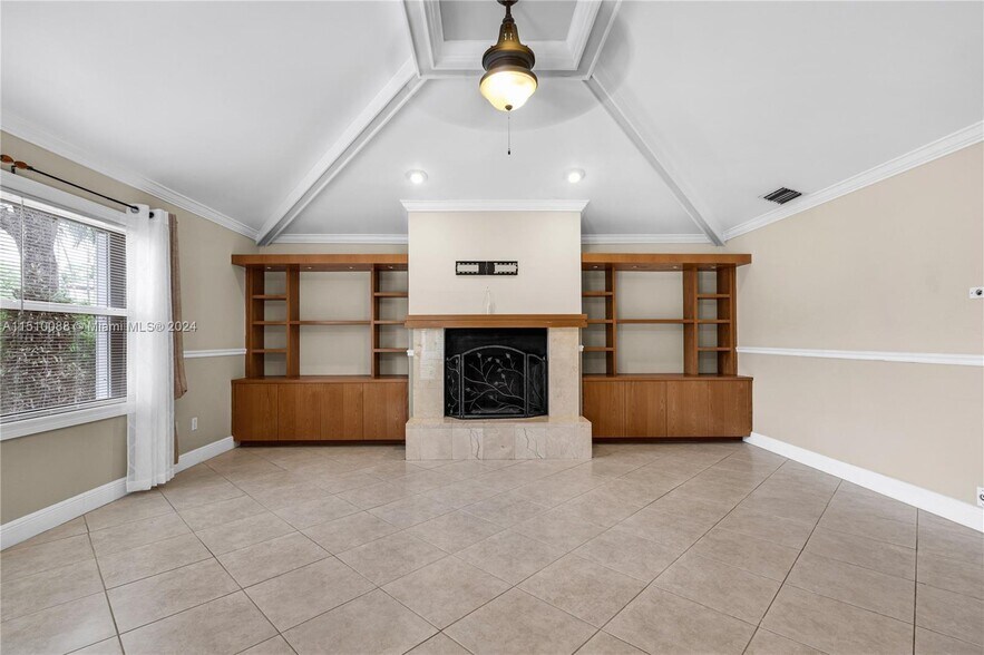 Building Photo - 5253 NW 94th Doral Pl