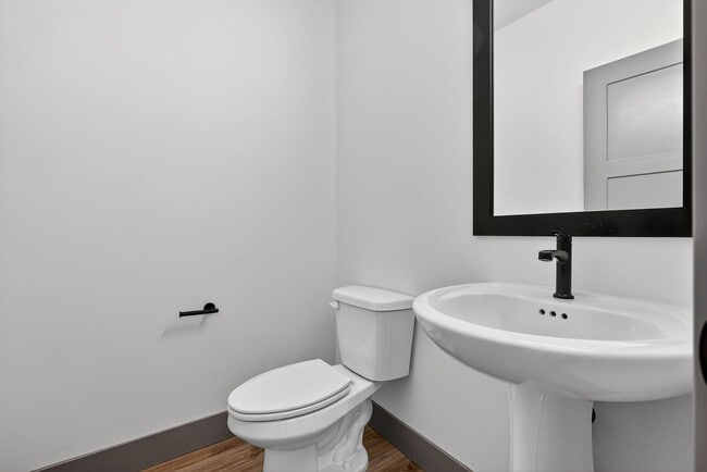 Building Photo - BRAND NEW TOWNHOME IN AMMON IDAHO 3 BED2.5...