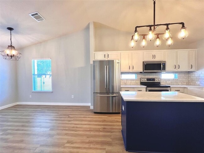 Building Photo - 1517 Big Thicket Dr