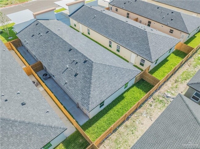 Building Photo - 2709 Brookside Bend St
