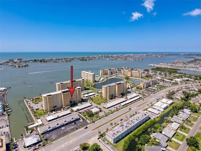 Building Photo - 4550 Cove Cir