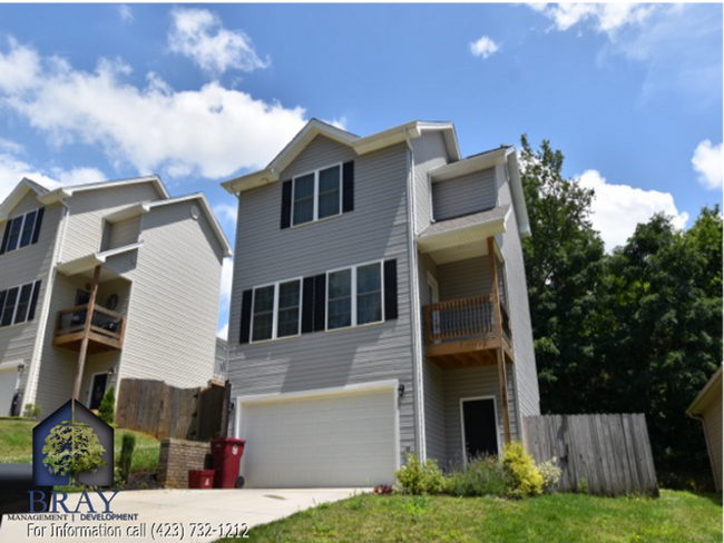 Primary Photo - Modern 2-Bed Townhome in Ridge Pointe Subd...