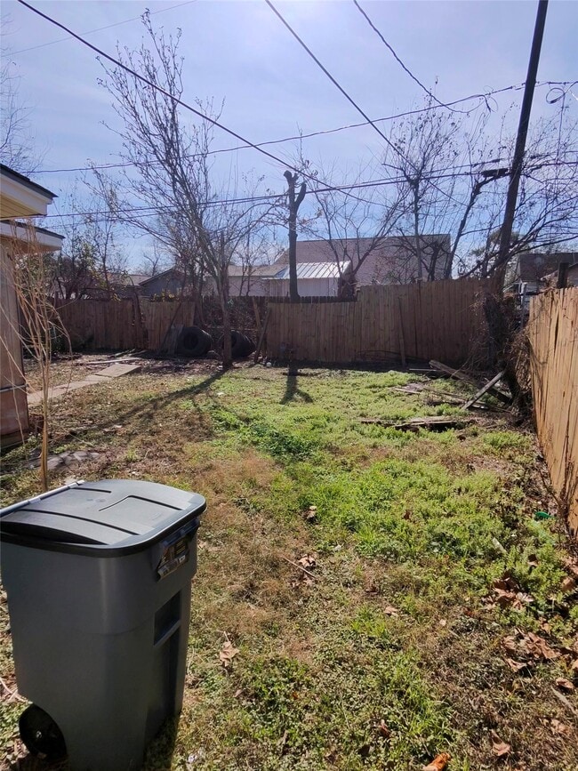 Building Photo - 10614 Chadwick St