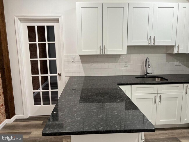 Building Photo - 2814 Master St