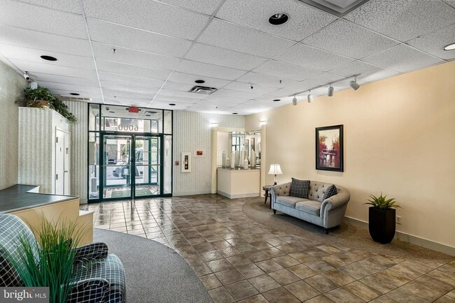 Building Photo - 6070 Main St