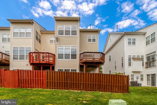 Building Photo - 7355 Bloomington Ct