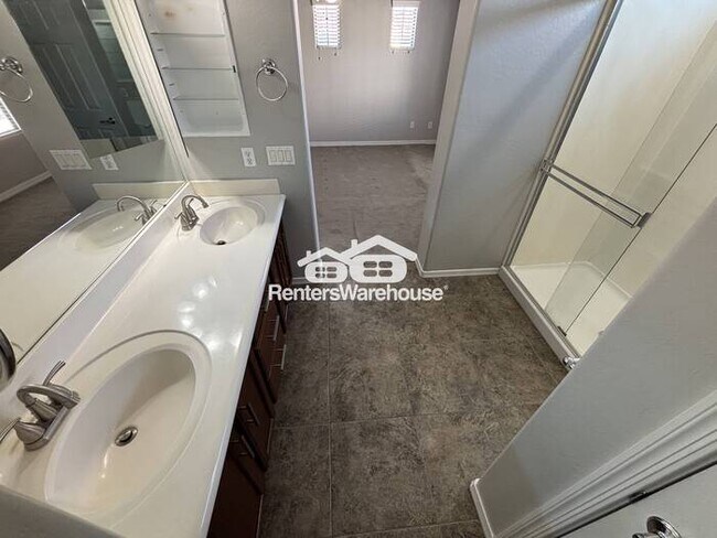 Building Photo - North Phoenix Oasis in a 3-BD Single Family House!